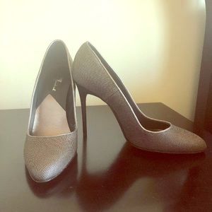 7 For All Mankind Antique Silver Textured Pump New